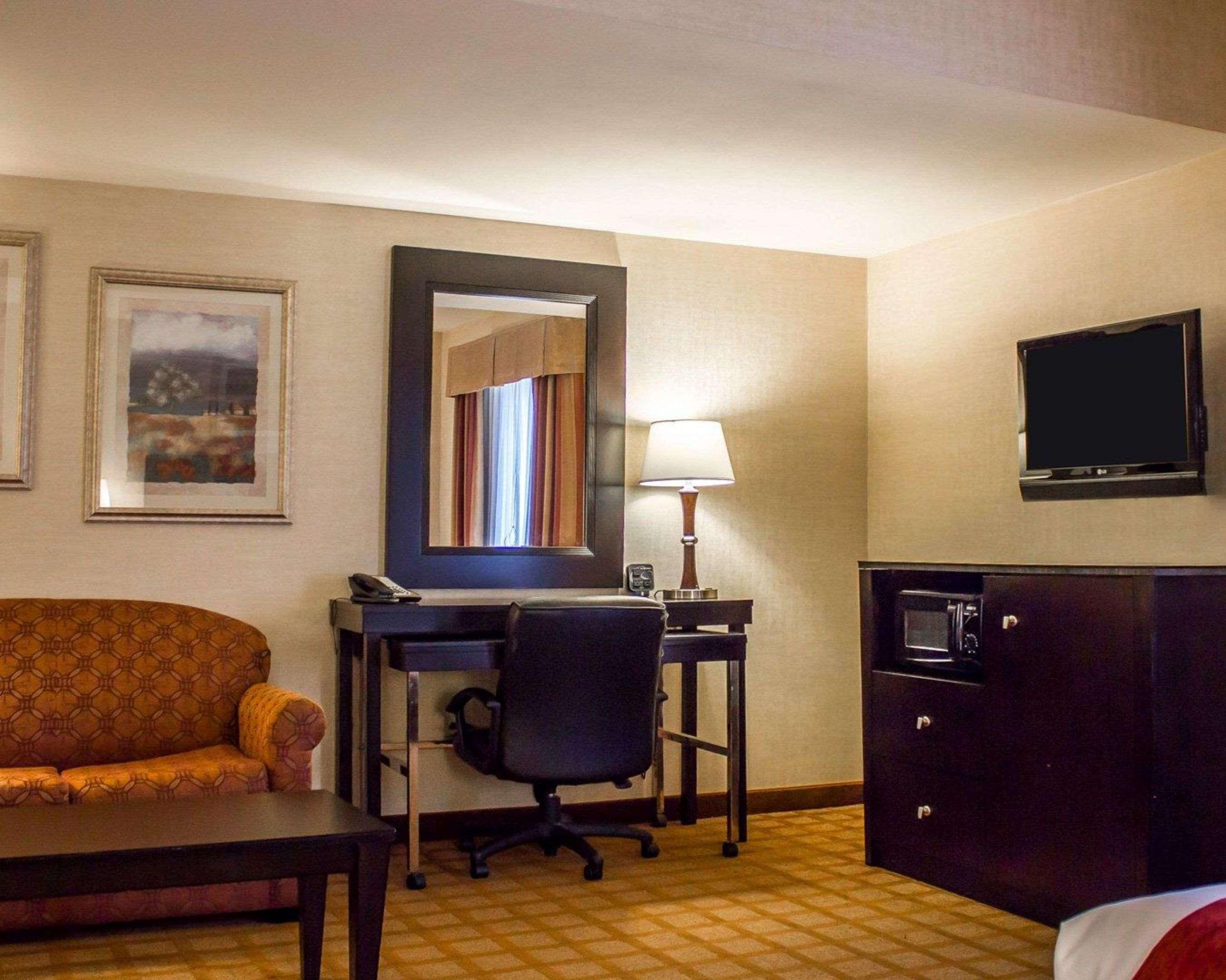 Comfort Suites Edinboro Екстер'єр фото